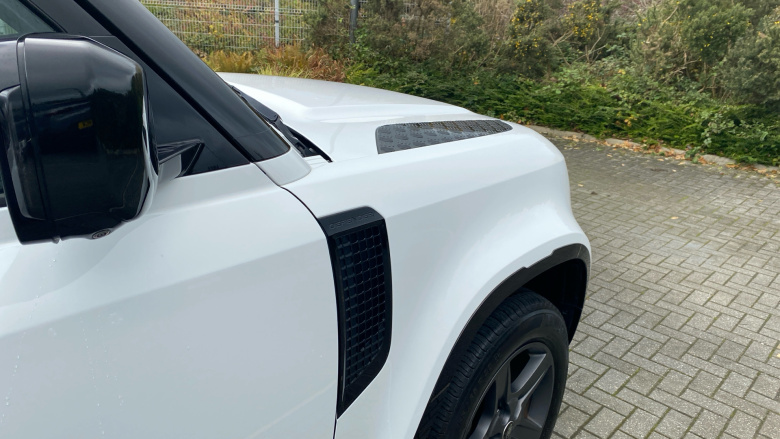 Land Rover Defender 3.0 D250 X-Dynamic SE 90 3dr Auto Diesel Estate